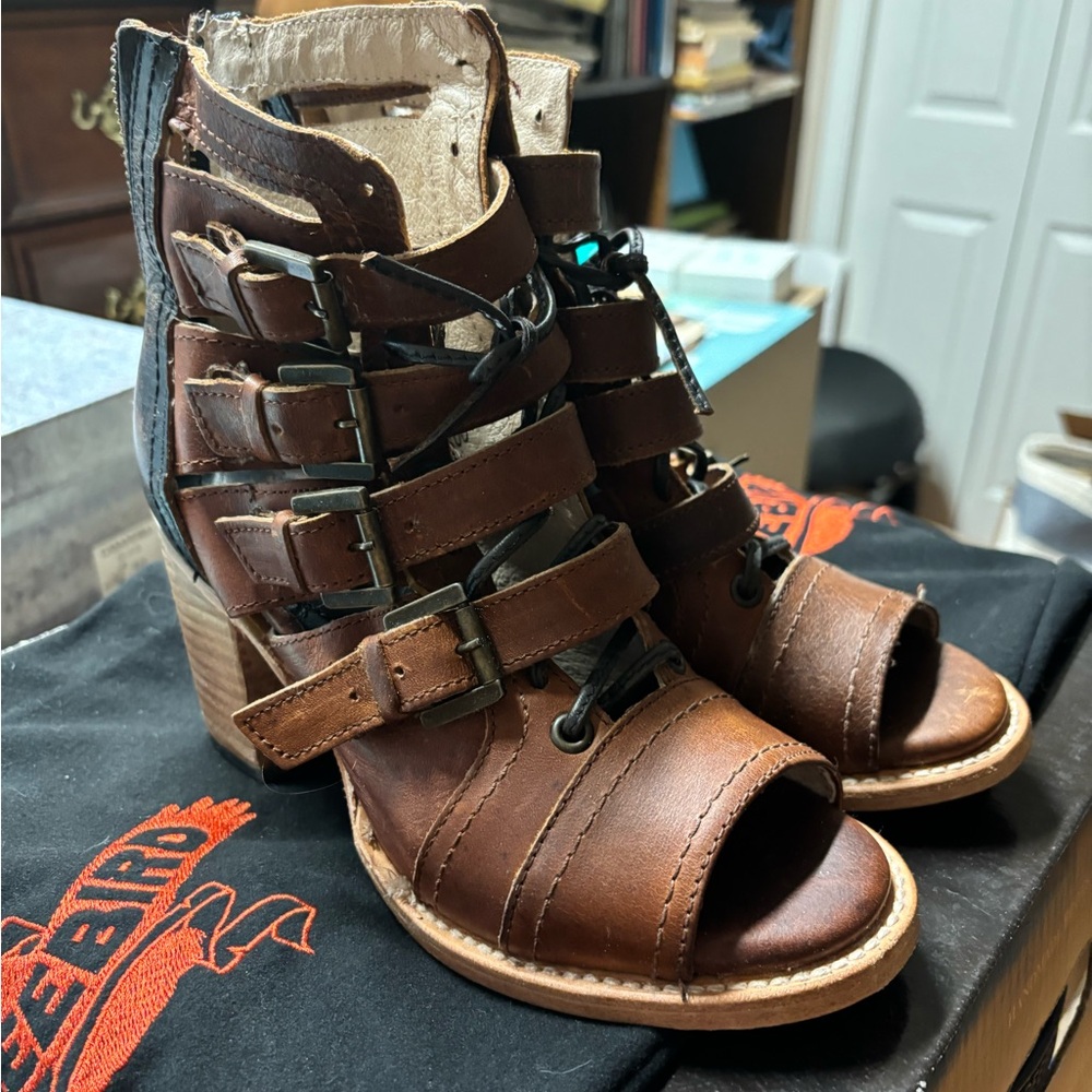 Freebird sandals size 7